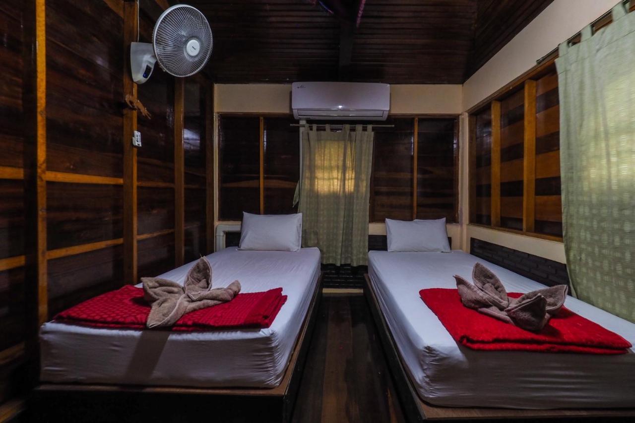 Hotel Ratmanee House à Kanchanaburi Extérieur photo