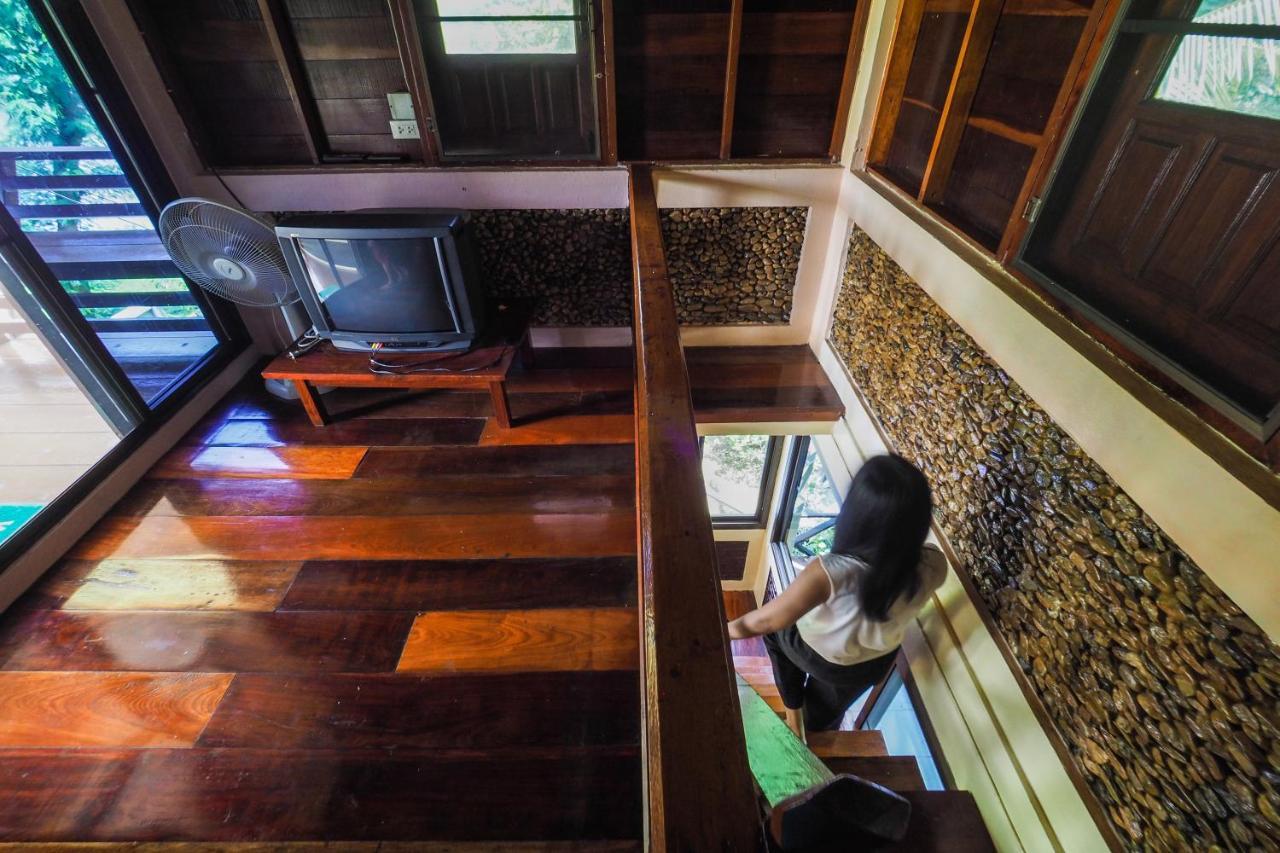 Hotel Ratmanee House à Kanchanaburi Extérieur photo