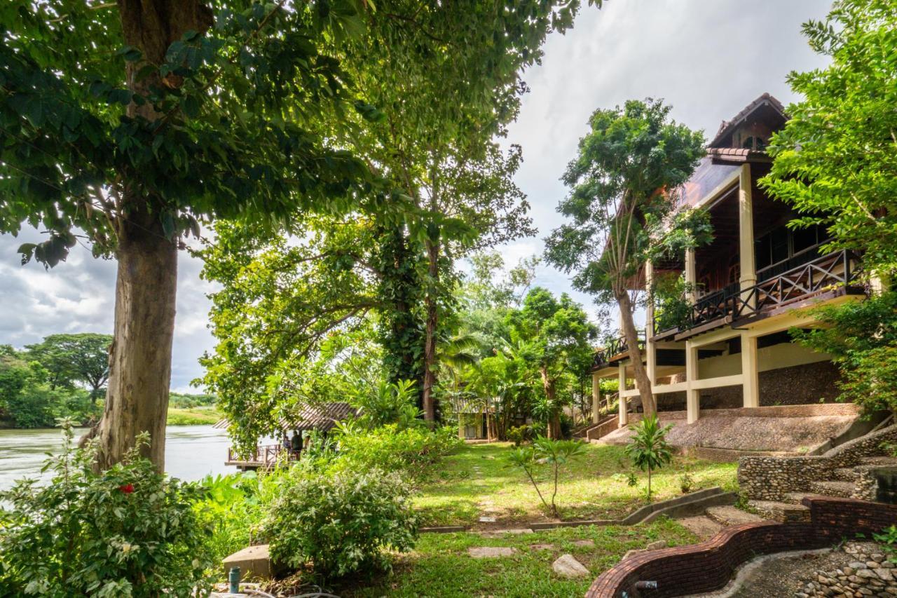 Hotel Ratmanee House à Kanchanaburi Extérieur photo
