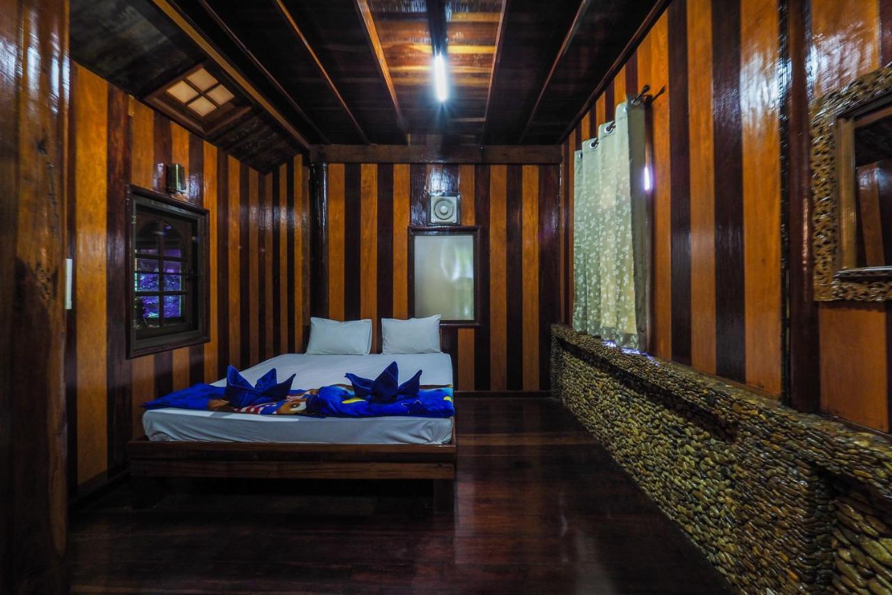 Hotel Ratmanee House à Kanchanaburi Extérieur photo
