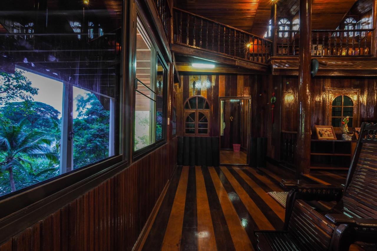 Hotel Ratmanee House à Kanchanaburi Extérieur photo
