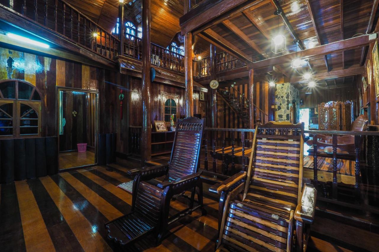 Hotel Ratmanee House à Kanchanaburi Extérieur photo