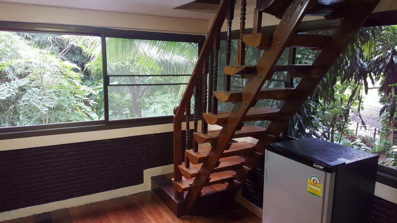 Hotel Ratmanee House à Kanchanaburi Extérieur photo